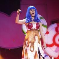 Katy Perry performing at the O2 arena - Photos | Picture 102873